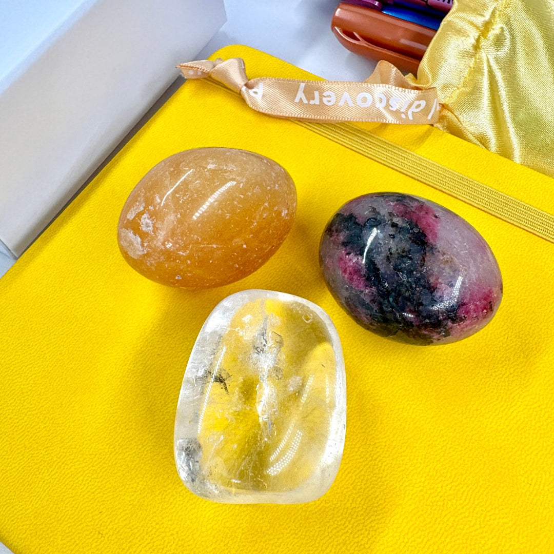 „Kristalų Kūrėjas“ – kūrybinis/edukacinis rinkinys vaikams (3 kristalai + flomasteriai + knygelė)