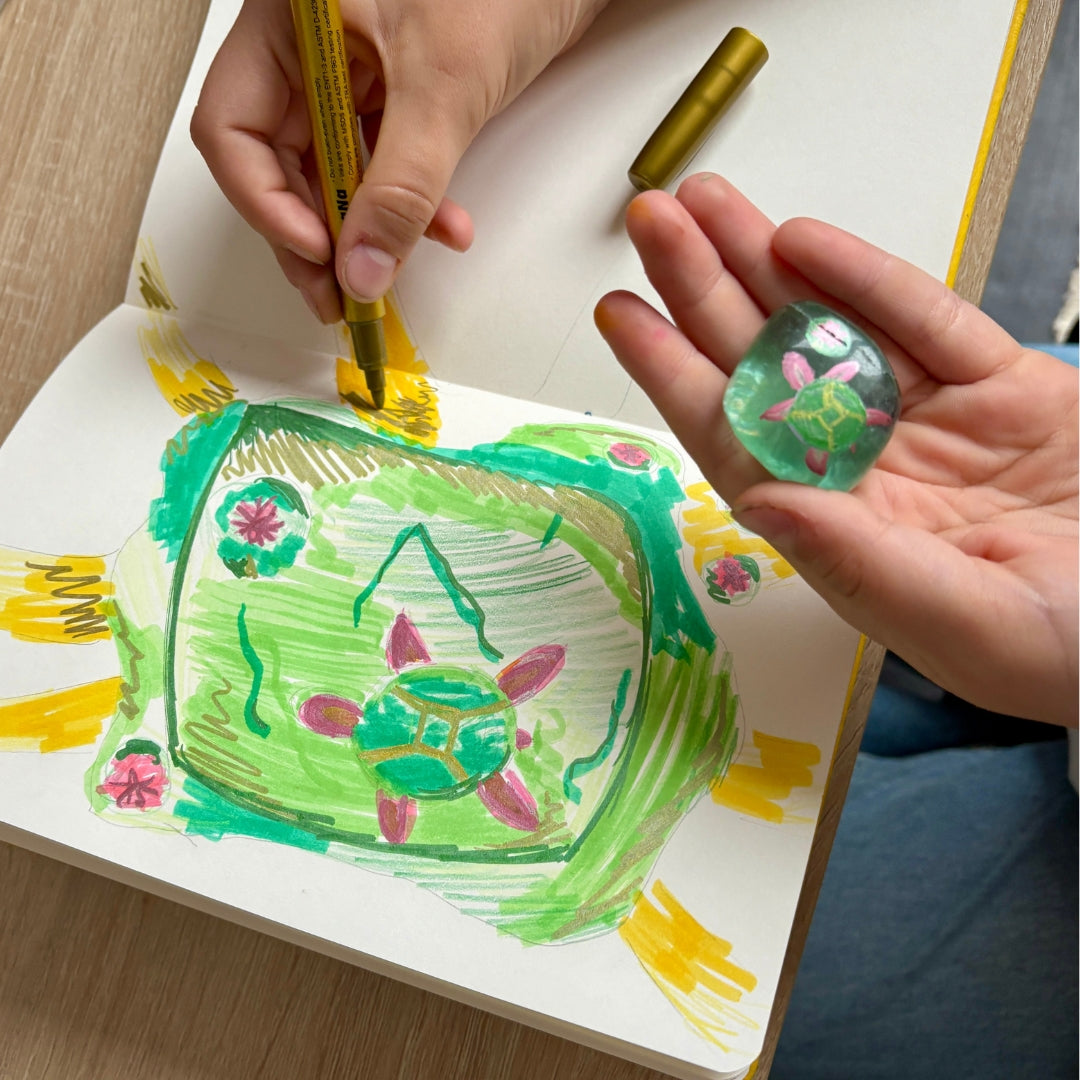 „Kristalų Kūrėjas“ – kūrybinis/edukacinis rinkinys vaikams (3 kristalai + flomasteriai + knygelė)