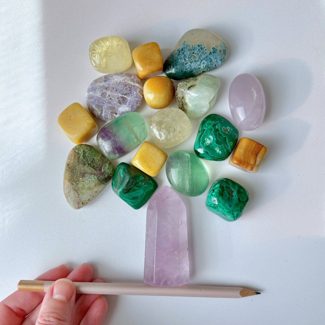 Žydintis Medis – 18 unikalių kristalų rinkinys