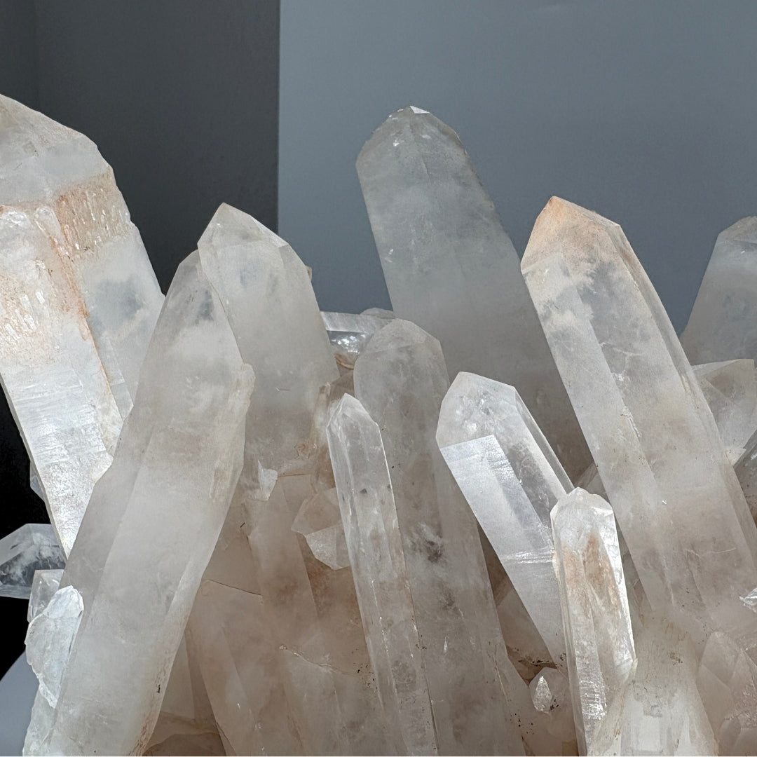 Didelis natūralus Kalnų Krištolas – Kvarco kristalų masyvas