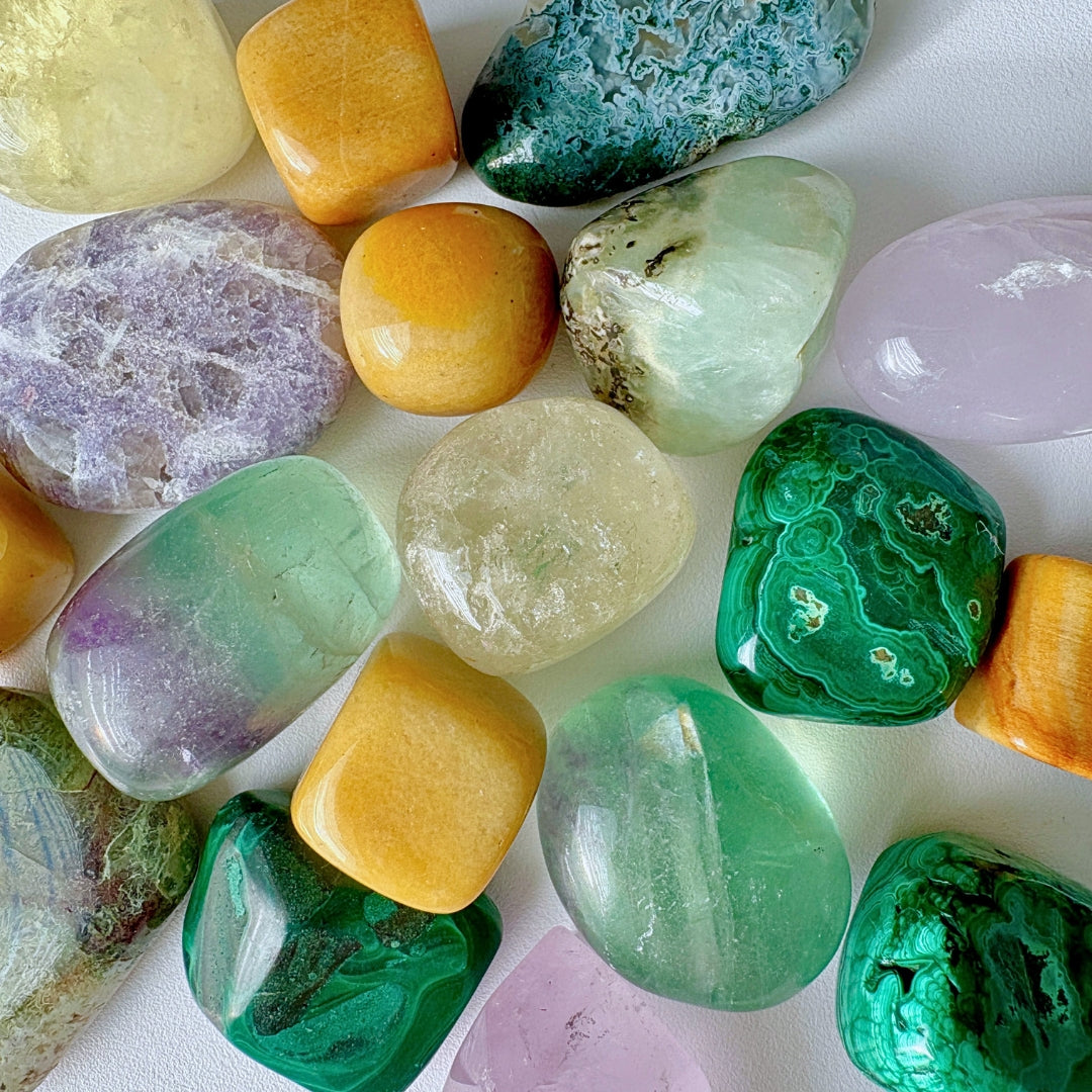 Žydintis Medis – 18 unikalių kristalų rinkinys