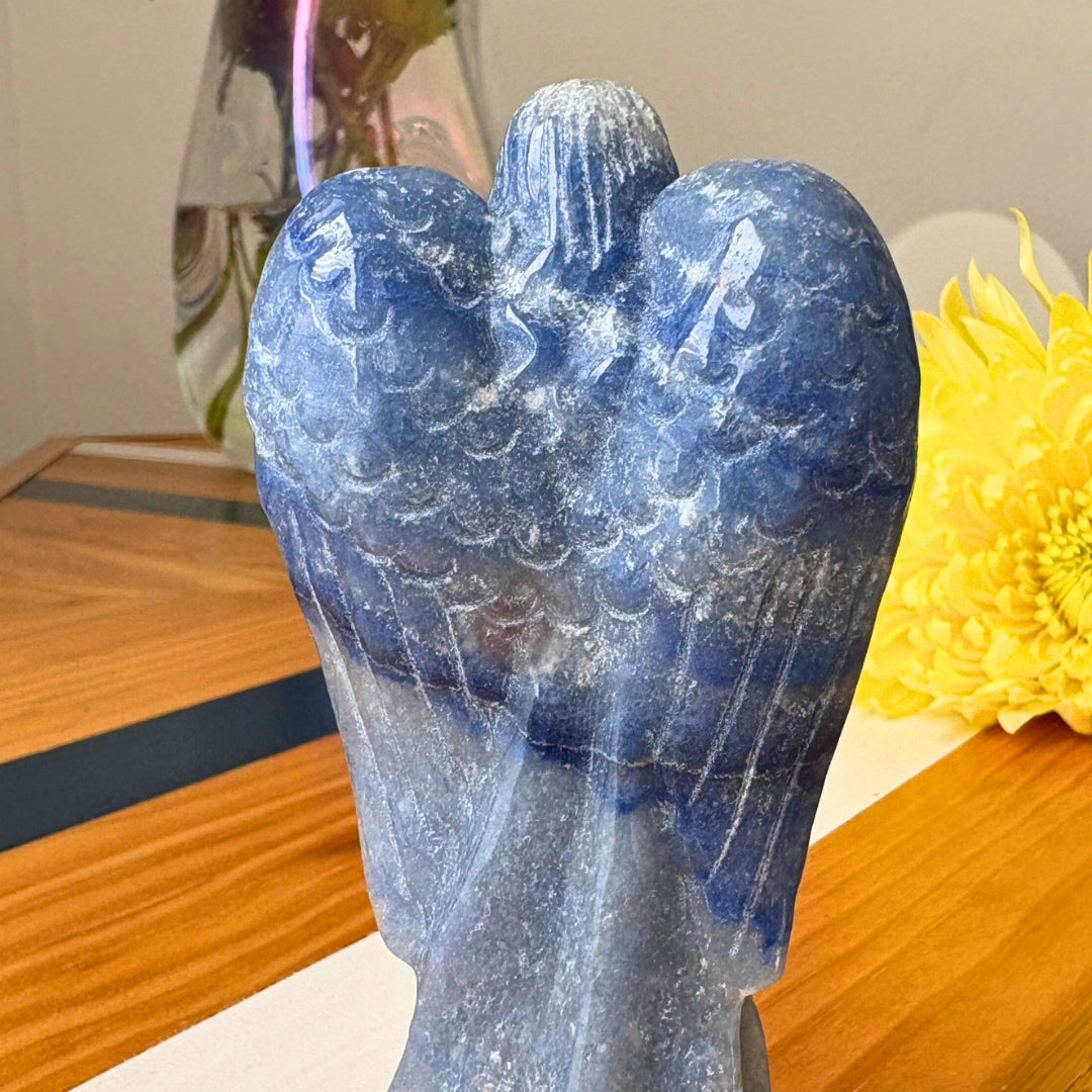 Mėlynojo aventūrino angelas – ramybės ir pasitikėjimo kristalas