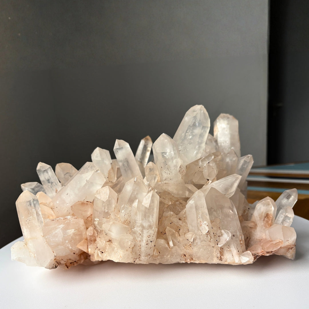 Didelis natūralus Kalnų Krištolas – Kvarco kristalų masyvas