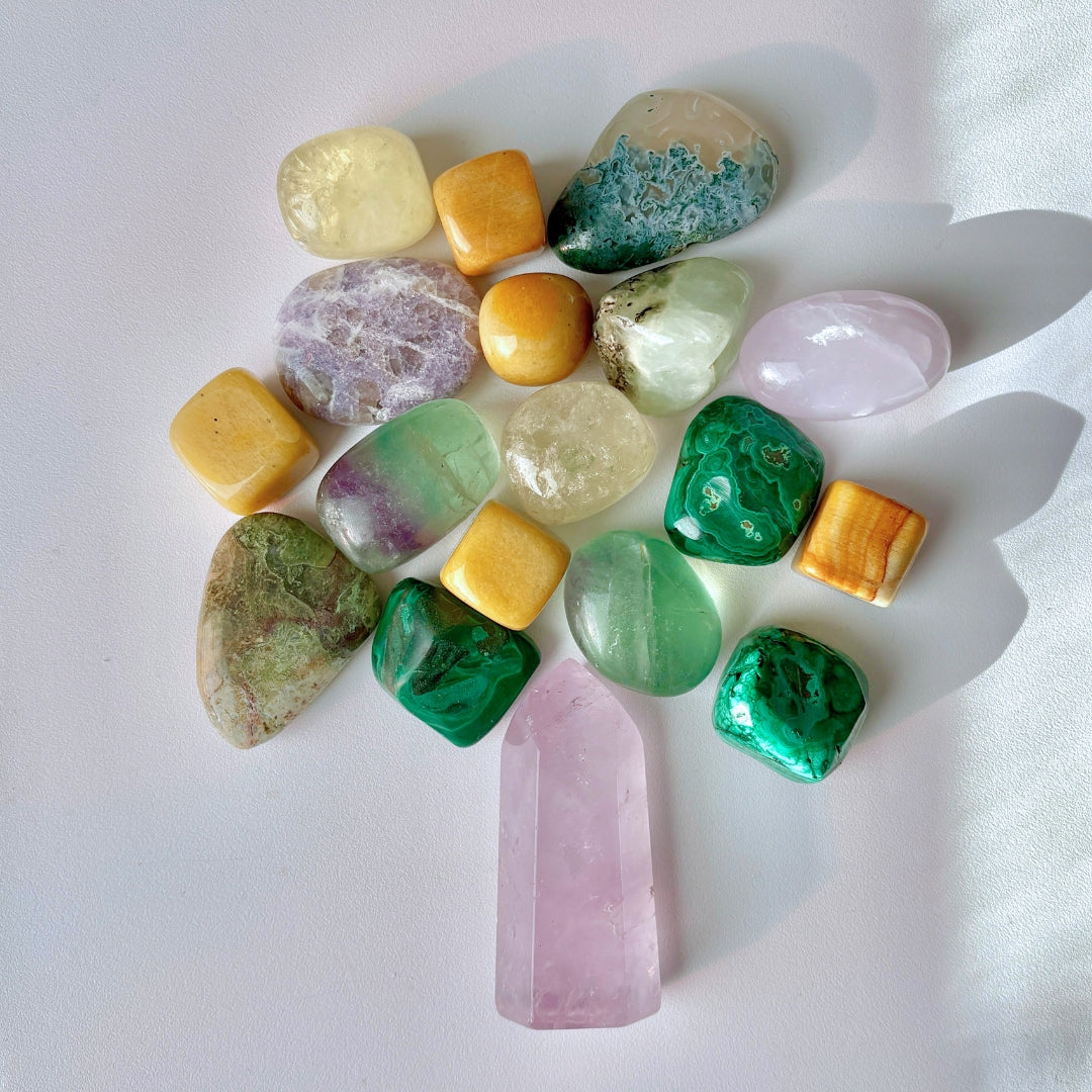 Žydintis Medis – 18 unikalių kristalų rinkinys