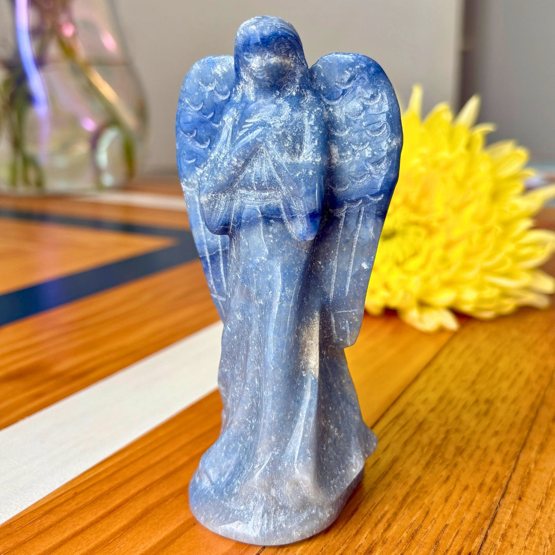 Mėlynojo aventūrino angelas – ramybės ir pasitikėjimo kristalas