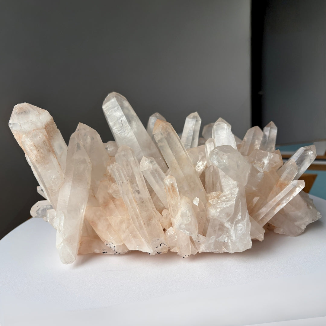 Didelis natūralus Kalnų Krištolas – Kvarco kristalų masyvas