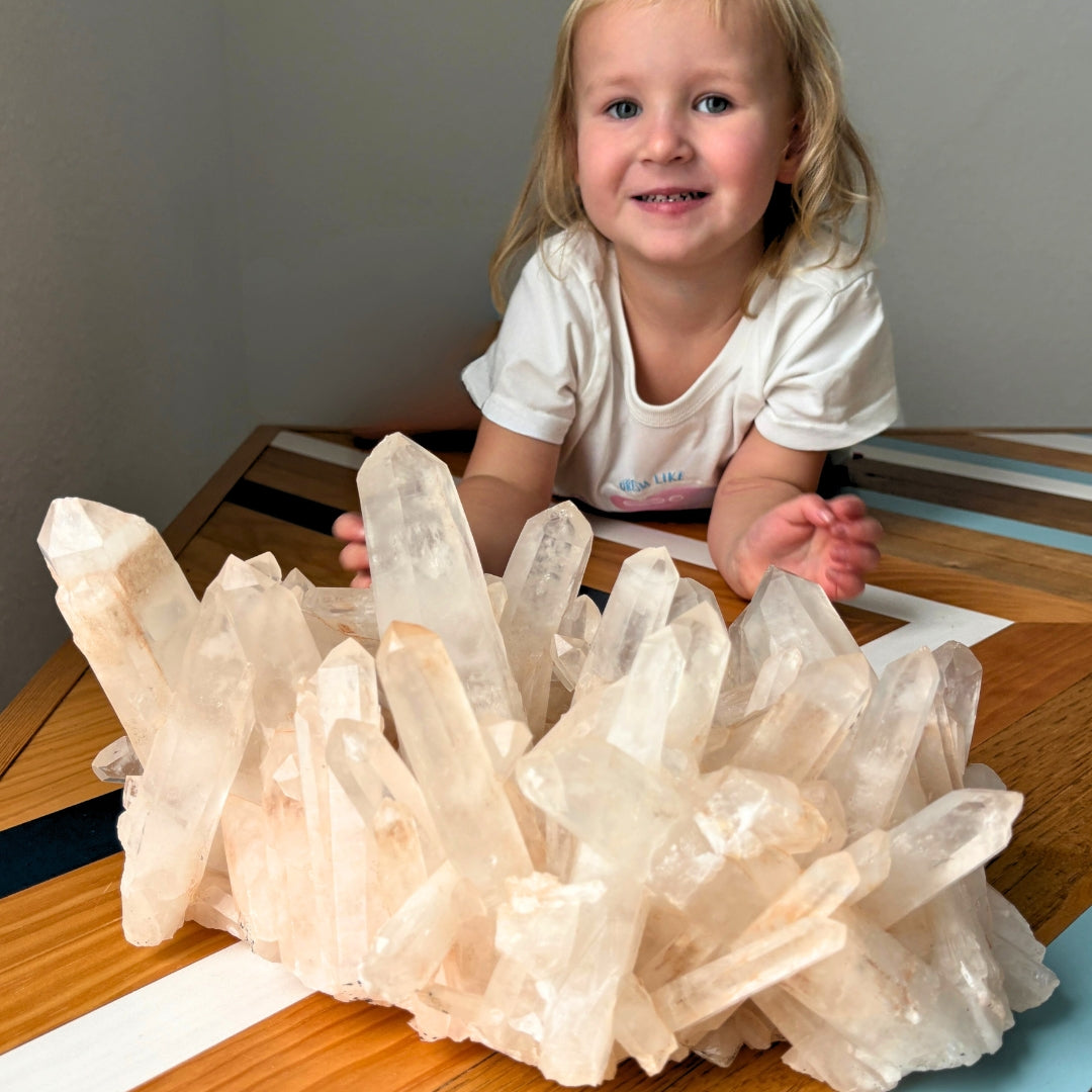 Didelis natūralus Kalnų Krištolas – Kvarco kristalų masyvas