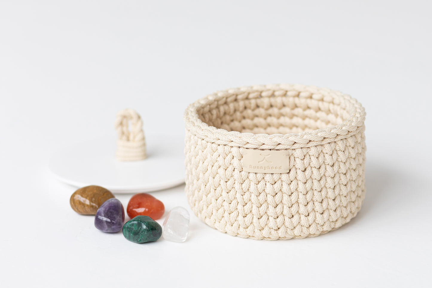 Woven basket with a lid