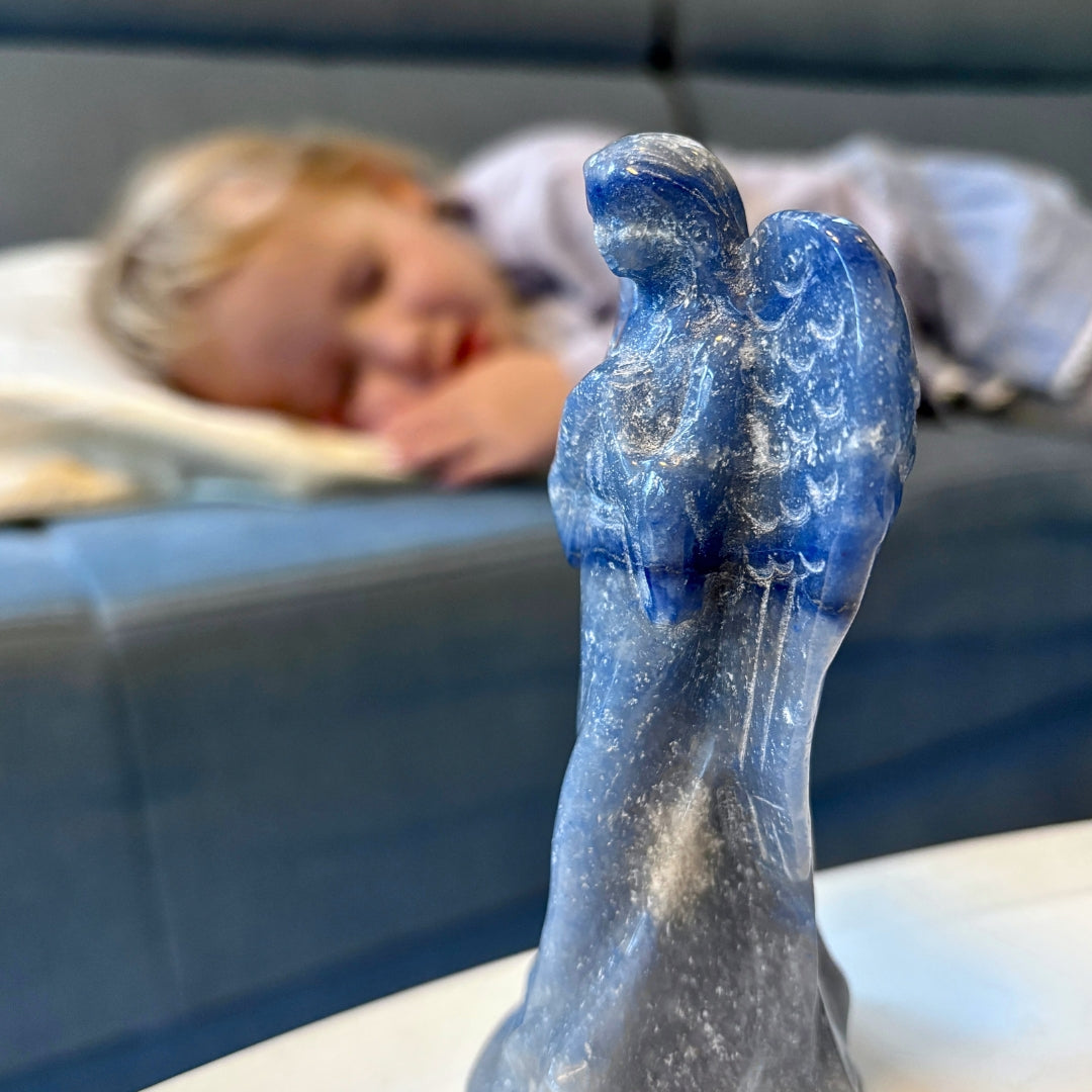 Mėlynojo aventūrino angelas – ramybės ir pasitikėjimo kristalas